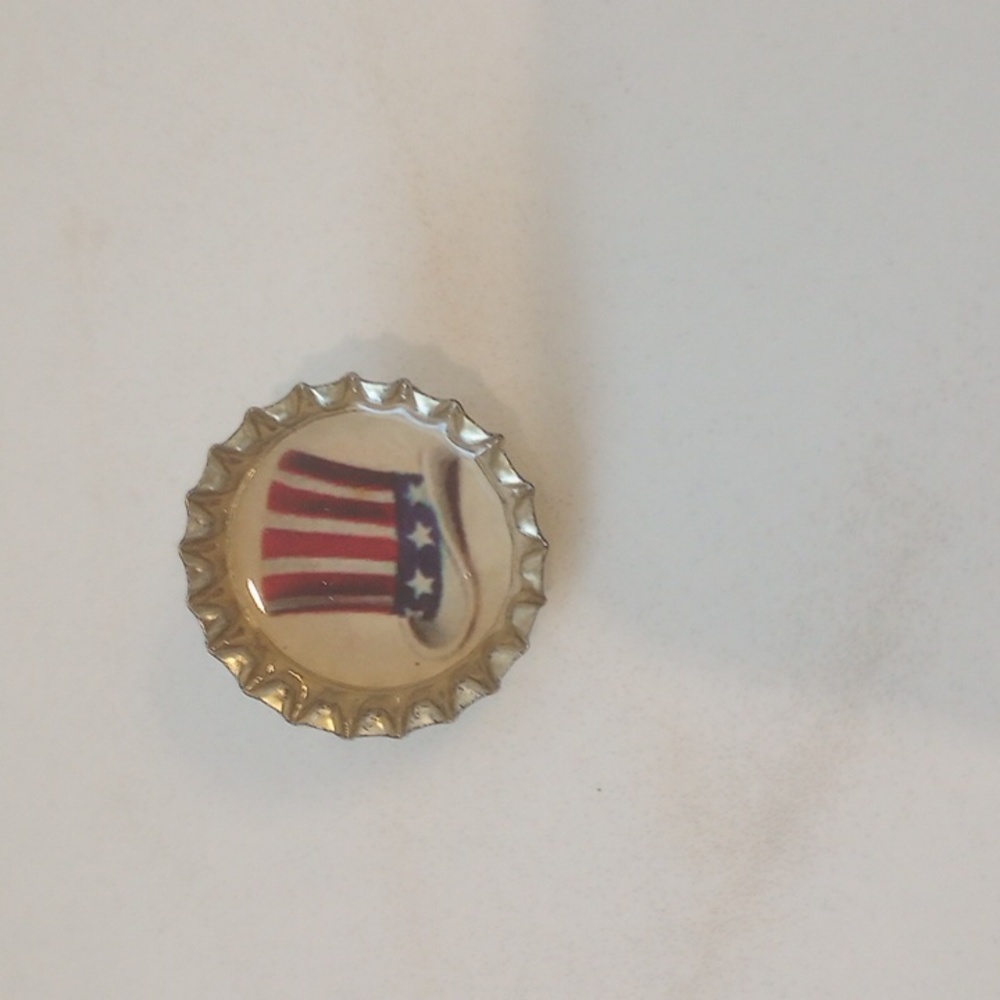 Vintage Style Pin. FREE With $20 Purchase - Picture 2 of 4